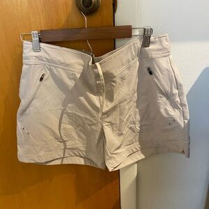 Pacific Trail medium khaki shorts